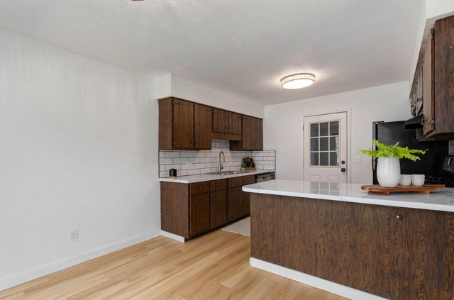 2532 S Fort Avenue, Springfield, MO 65807