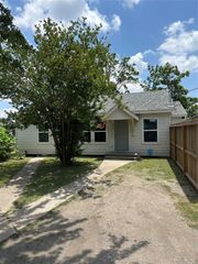 820 Bennington Street A, Houston, TX 77022