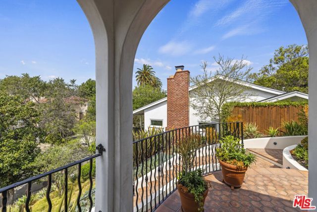 1934 Fairburn Avenue, Los Angeles, CA 90025