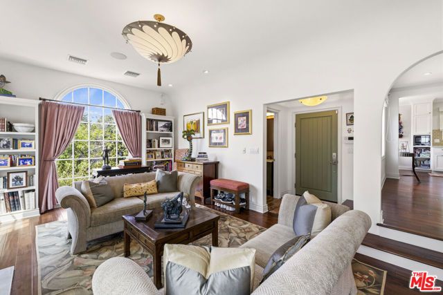 1934 Fairburn Avenue, Los Angeles, CA 90025