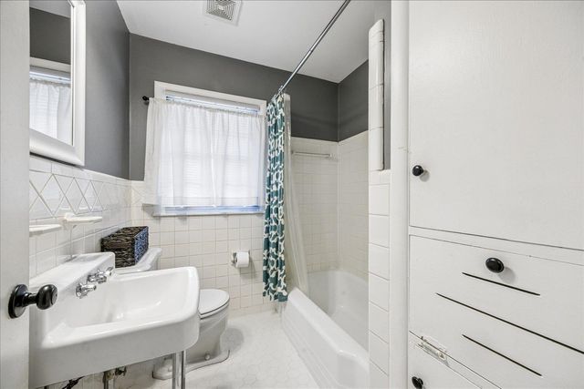 4251 WOODCREST DR, Memphis, TN 38111