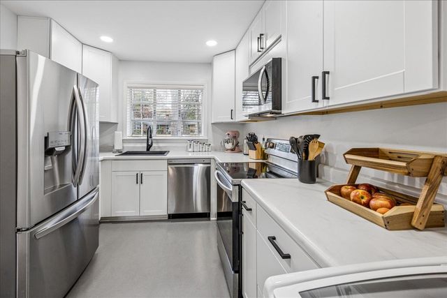 4251 WOODCREST DR, Memphis, TN 38111