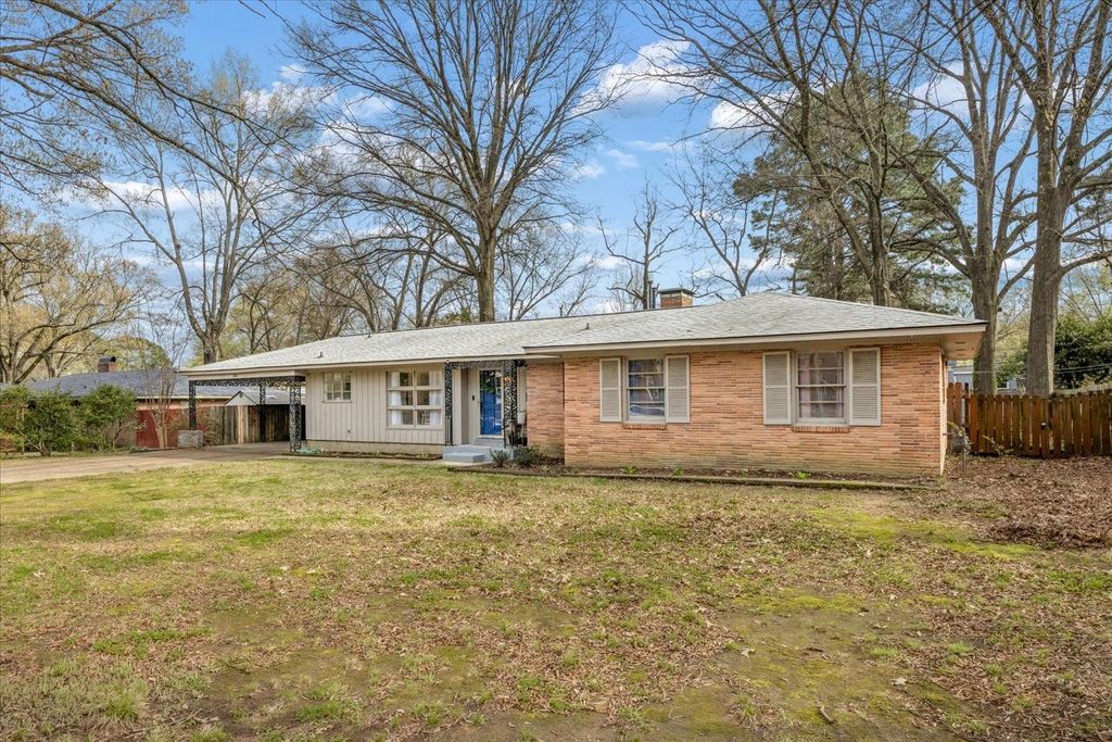 4251 WOODCREST DR, Memphis, TN 38111