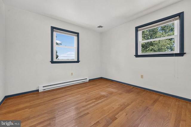 1277 S COLEBROOK RD, Manheim, PA 17545