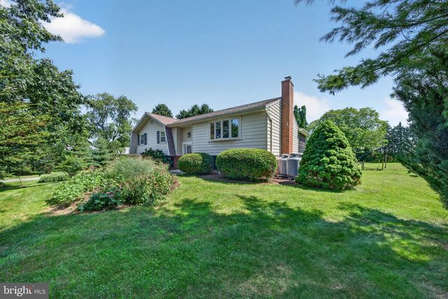 1277 S COLEBROOK RD, Manheim, PA 17545