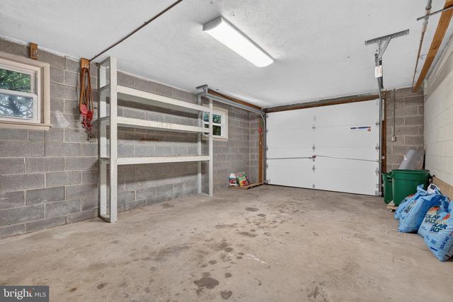 1277 S COLEBROOK RD, Manheim, PA 17545