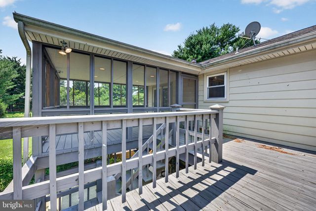 1277 S COLEBROOK RD, Manheim, PA 17545