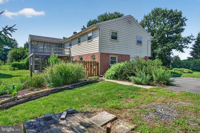 1277 S COLEBROOK RD, Manheim, PA 17545