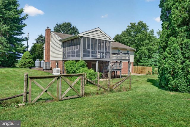 1277 S COLEBROOK RD, Manheim, PA 17545