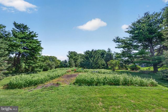 1277 S COLEBROOK RD, Manheim, PA 17545