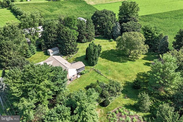 1277 S COLEBROOK RD, Manheim, PA 17545