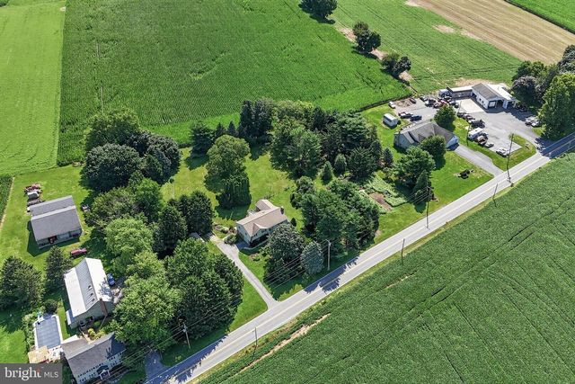 1277 S COLEBROOK RD, Manheim, PA 17545