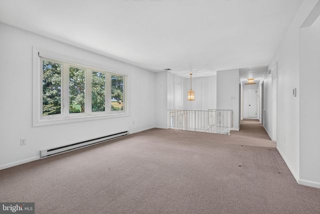 1277 S COLEBROOK RD, Manheim, PA 17545