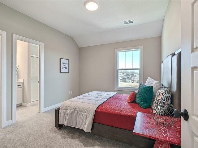 9300 Zarda Drive, Lenexa, KS 66227