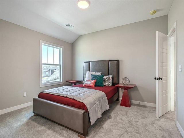 9300 Zarda Drive, Lenexa, KS 66227
