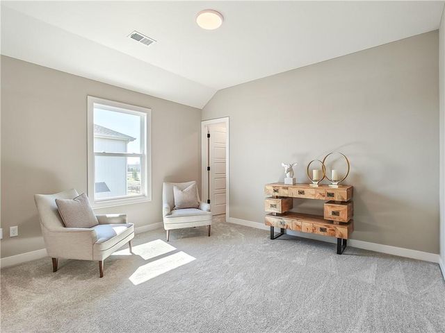 9300 Zarda Drive, Lenexa, KS 66227