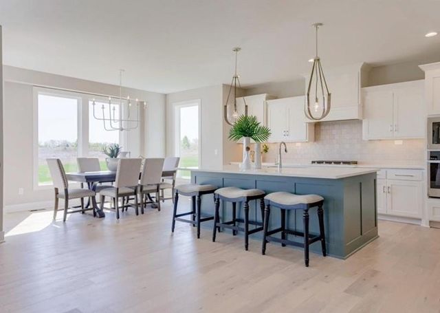 9300 Zarda Drive, Lenexa, KS 66227