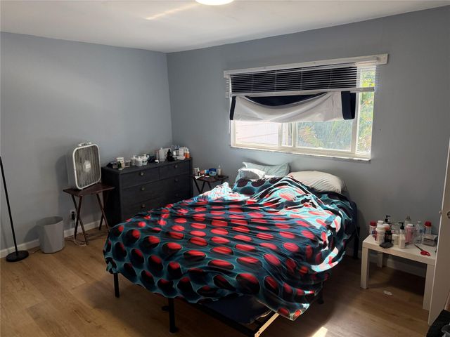 7968 SW 7TH ST, North Lauderdale, FL 33068