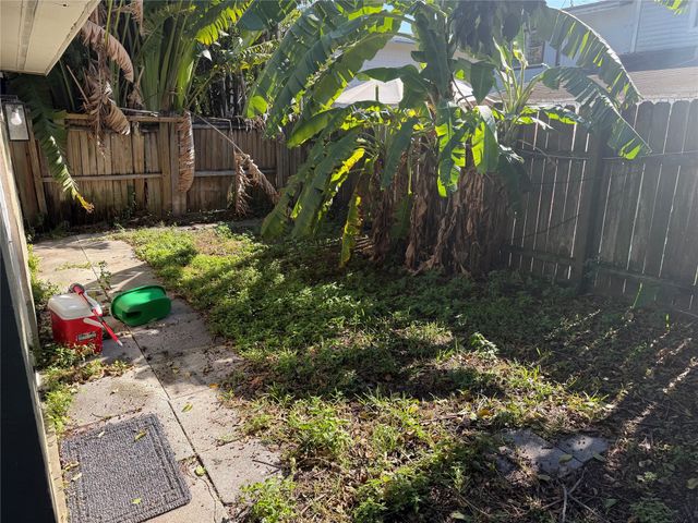 7968 SW 7TH ST, North Lauderdale, FL 33068