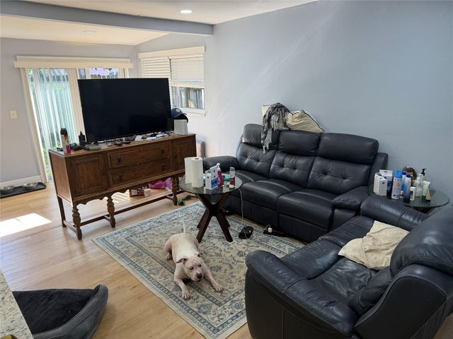 7968 SW 7TH ST, North Lauderdale, FL 33068