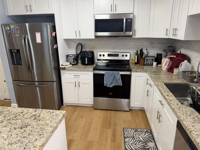 7968 SW 7TH ST, North Lauderdale, FL 33068