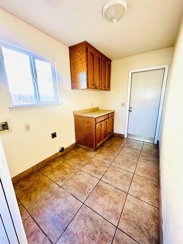 3437 Estate Dr, Stockton, CA 95209