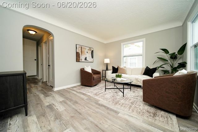 19551 Five Points Street, Redford, MI 48240