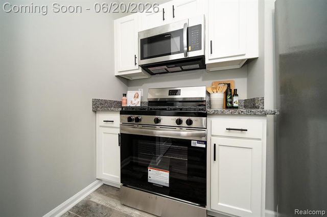 19551 Five Points Street, Redford, MI 48240