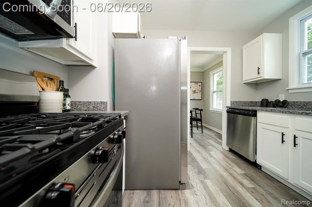 19551 Five Points Street, Redford, MI 48240
