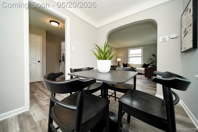 19551 Five Points Street, Redford, MI 48240