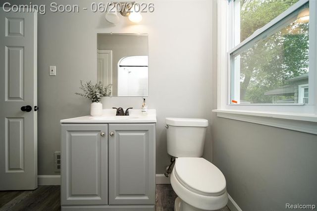 19551 Five Points Street, Redford, MI 48240