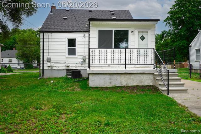 19551 Five Points Street, Redford, MI 48240