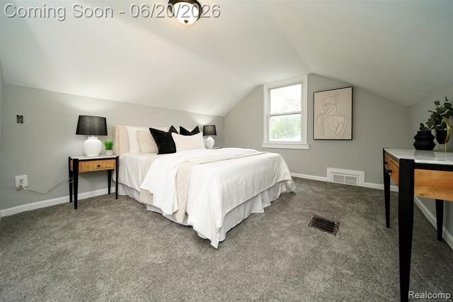 19551 Five Points Street, Redford, MI 48240