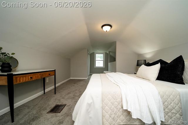 19551 Five Points Street, Redford, MI 48240