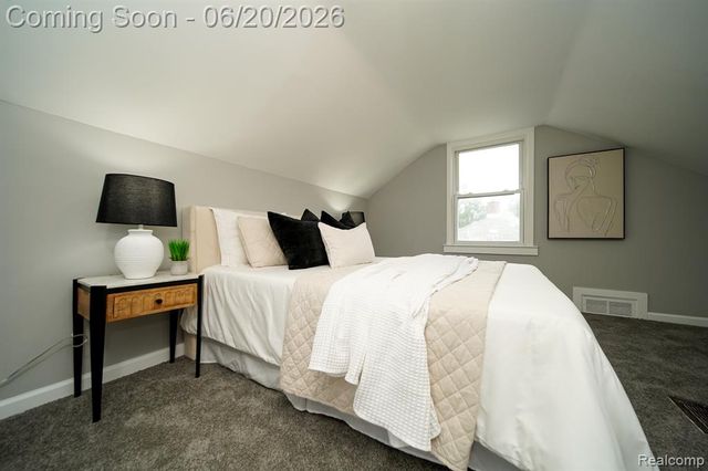 19551 Five Points Street, Redford, MI 48240