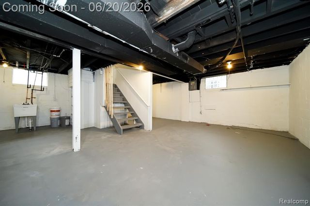 19551 Five Points Street, Redford, MI 48240