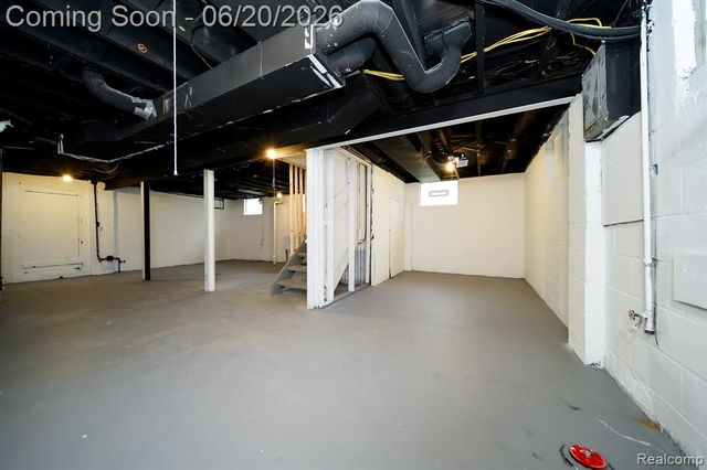 19551 Five Points Street, Redford, MI 48240