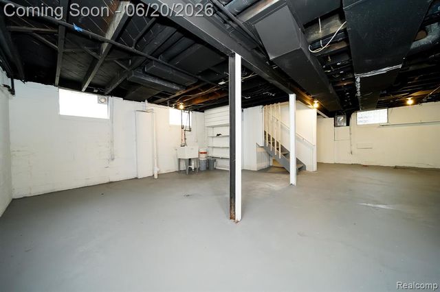 19551 Five Points Street, Redford, MI 48240