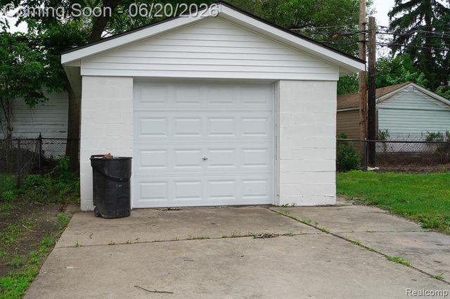 19551 Five Points Street, Redford, MI 48240
