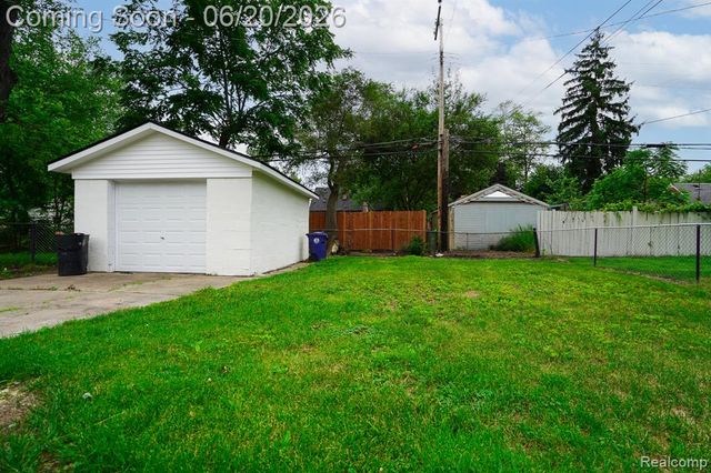 19551 Five Points Street, Redford, MI 48240