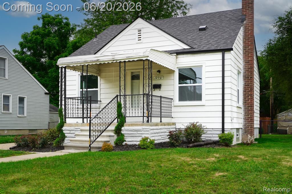 19551 Five Points Street, Redford, MI 48240