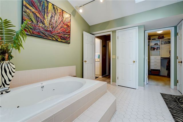 10 Bay Park, Penfield, NY 14580