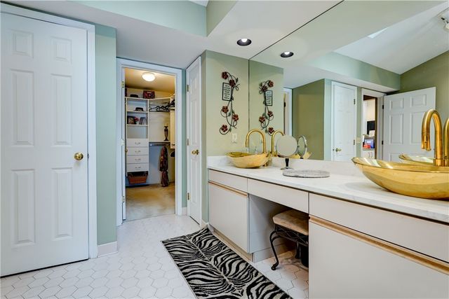 10 Bay Park, Penfield, NY 14580