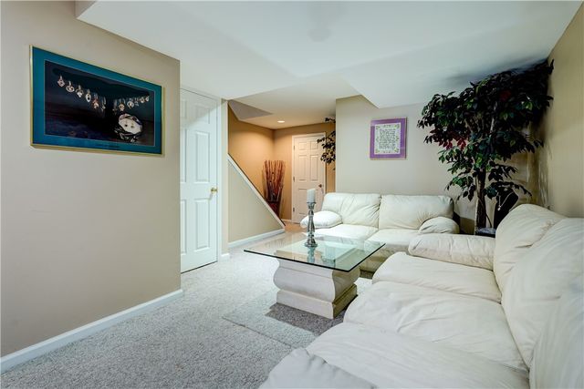 10 Bay Park, Penfield, NY 14580