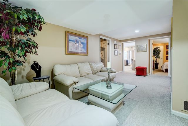 10 Bay Park, Penfield, NY 14580