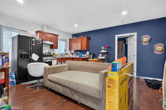 11081 De Garmo, Pacoima, CA 91331