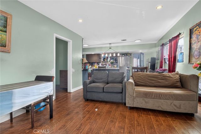 11081 De Garmo, Pacoima, CA 91331