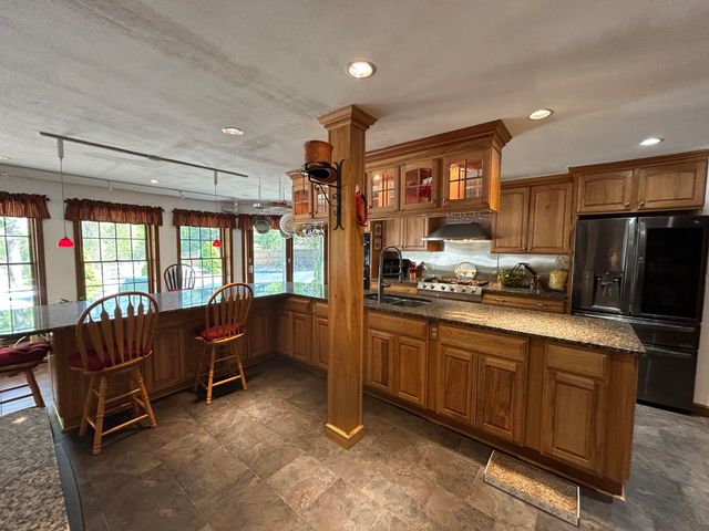 9 Oak Ridge Road, Kensington, NH 03833