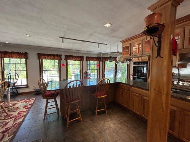 9 Oak Ridge Road, Kensington, NH 03833
