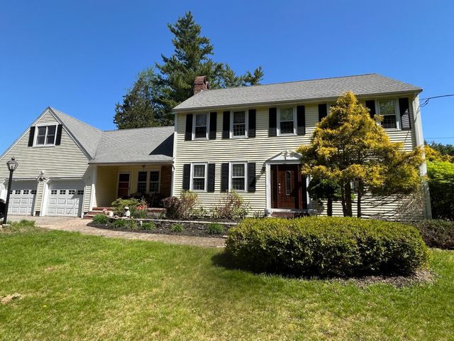 9 Oak Ridge Road, Kensington, NH 03833